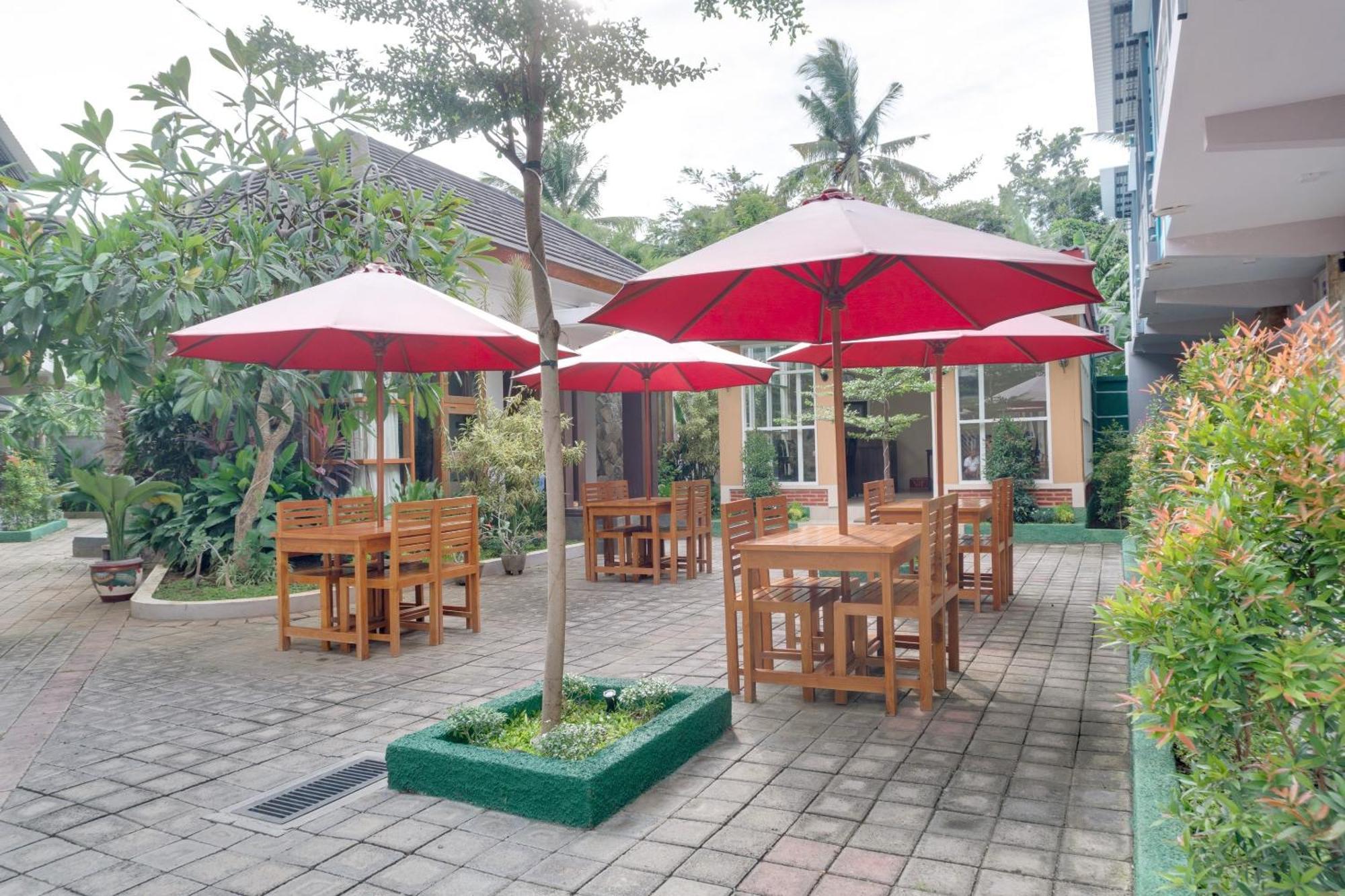 Super Oyo 1579 Kate'El Inn Banyuwangi  Exterior photo